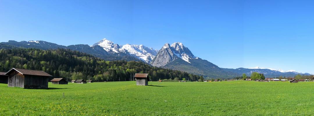 Garmisch-Partenkirchen: Panorama mit Zugspitze - so richtig zur Einstimmung auf die Transalp geeignet