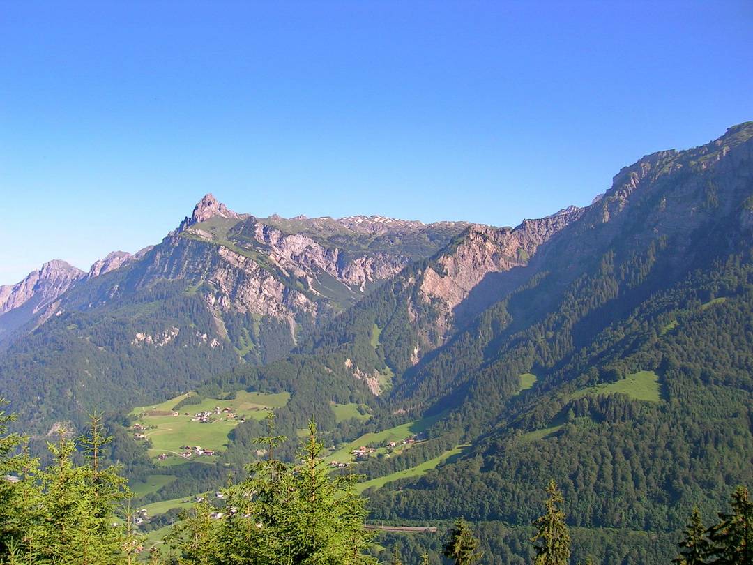 Morgenstimmung: Blick zurück ins Arlbergtal