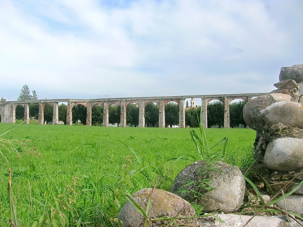 Überreste antiker römischer Aquädukte bei Settimo