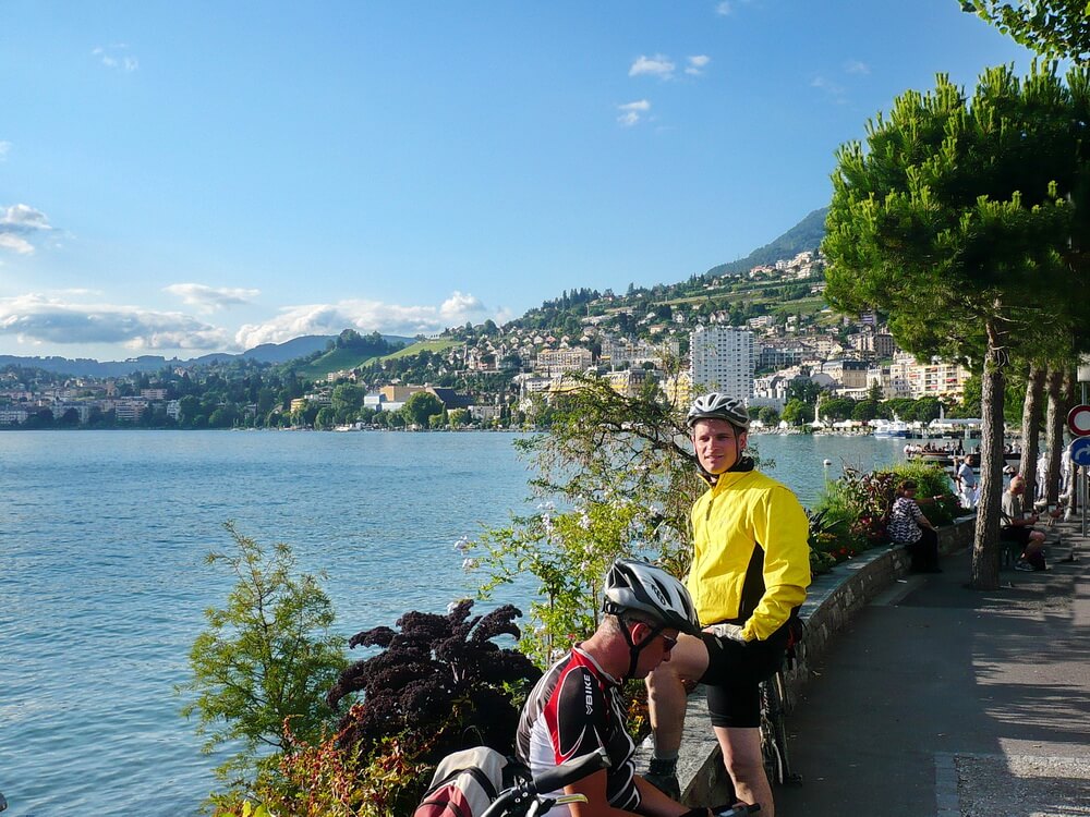 Uferpromenade in Montreux: Andreas und Daniel