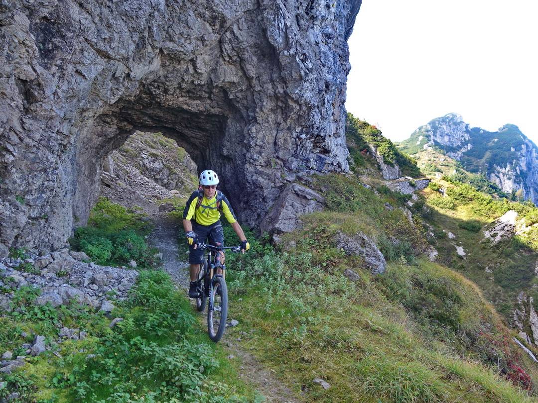 Tunnel bei der Abfahrt von der Bocca di Campei