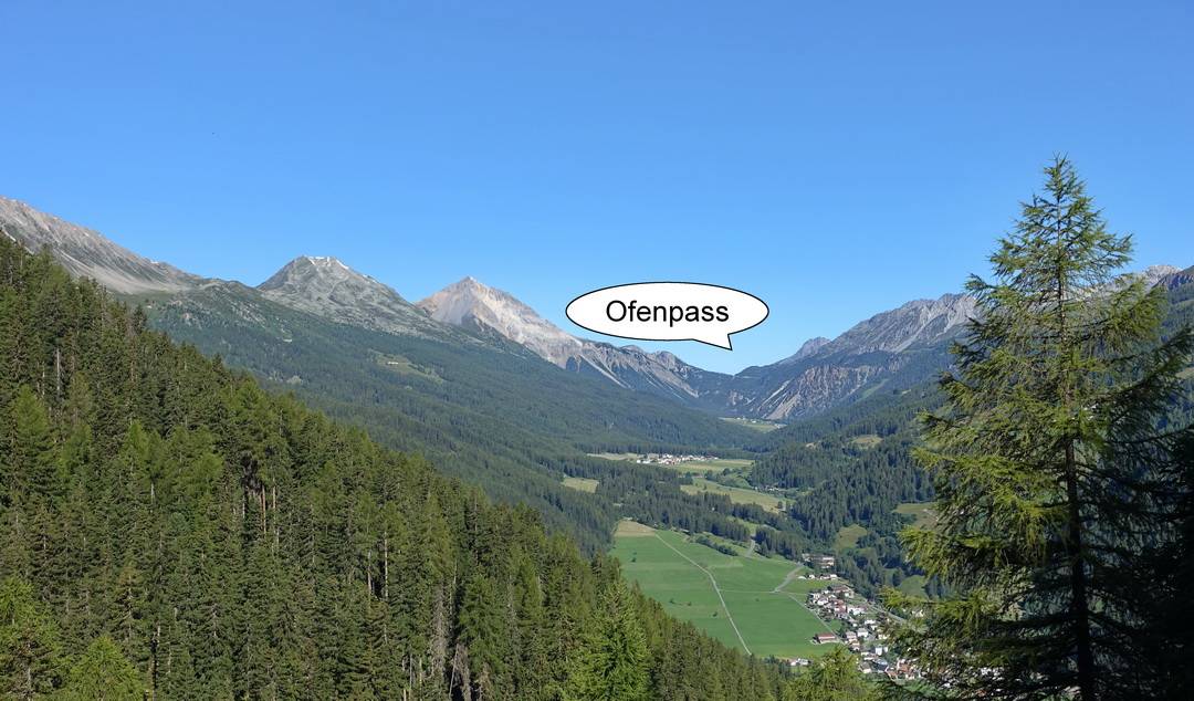 Oberes Münstertal mit Ofenpass vom Gasthof Alpenrose aus