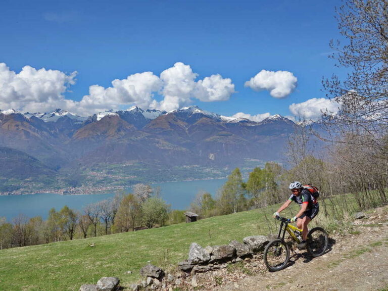 Panorama auf den Comer See bei Vercin