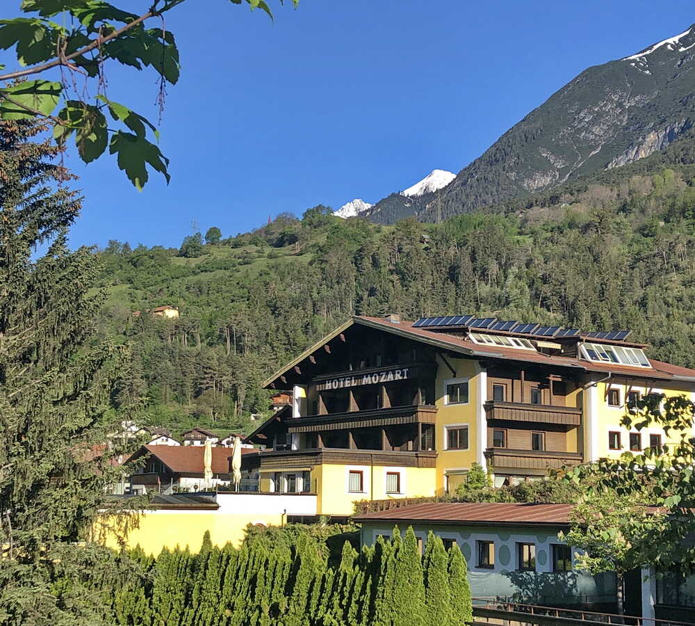 Hotel Al Rom in Tschierv Hotel Mozart in Landeck